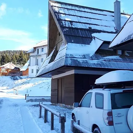 Semesterbostad Elena *